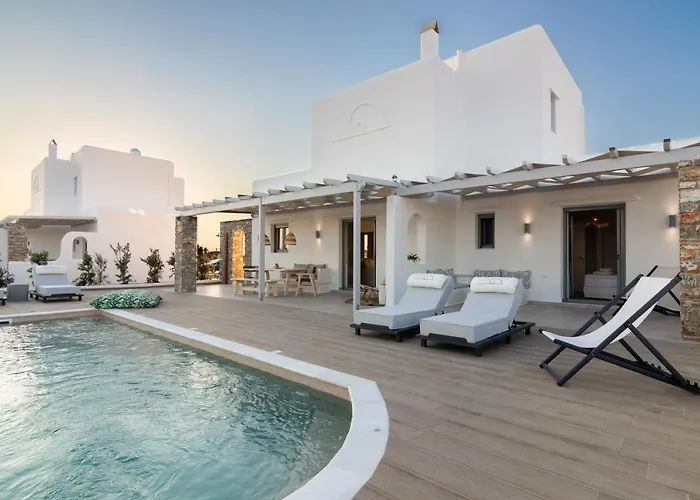 Isalos With Private Pool Naxos City