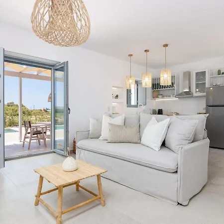 Villa Isalos With Private Pool *