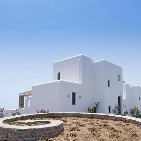 Isalos With Private Pool Naxos City