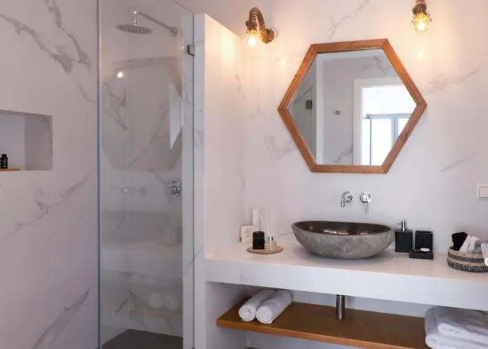 Isalos With Private Pool Naxos City